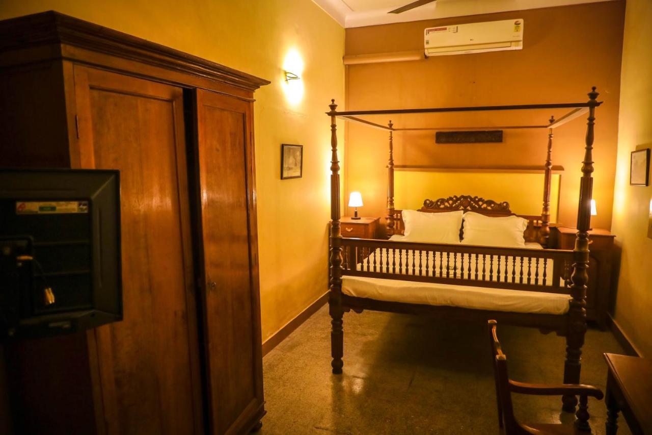 French Villa بونديتْشيري المظهر الخارجي الصورة