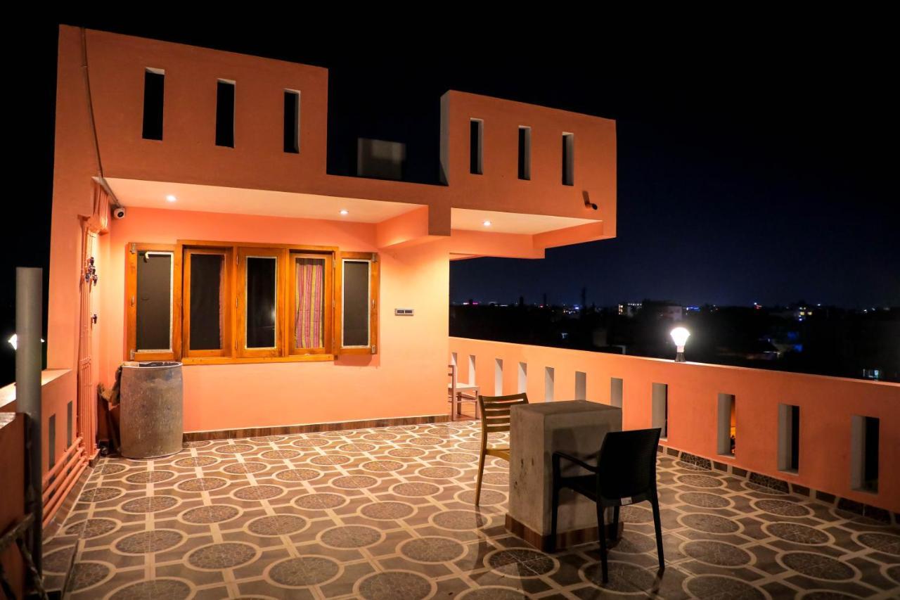 French Villa بونديتْشيري المظهر الخارجي الصورة