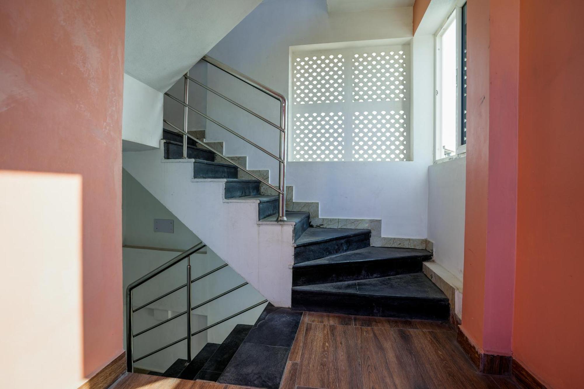 French Villa بونديتْشيري المظهر الخارجي الصورة