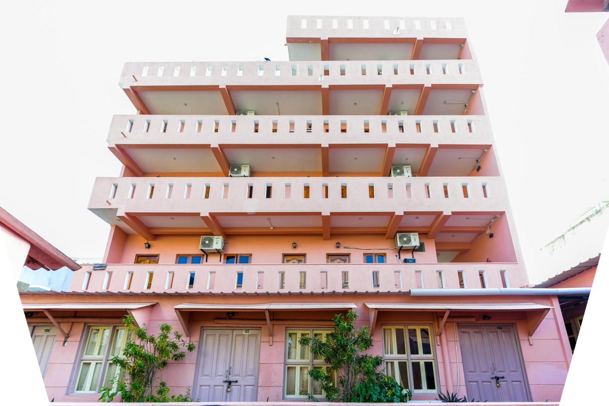 French Villa بونديتْشيري المظهر الخارجي الصورة