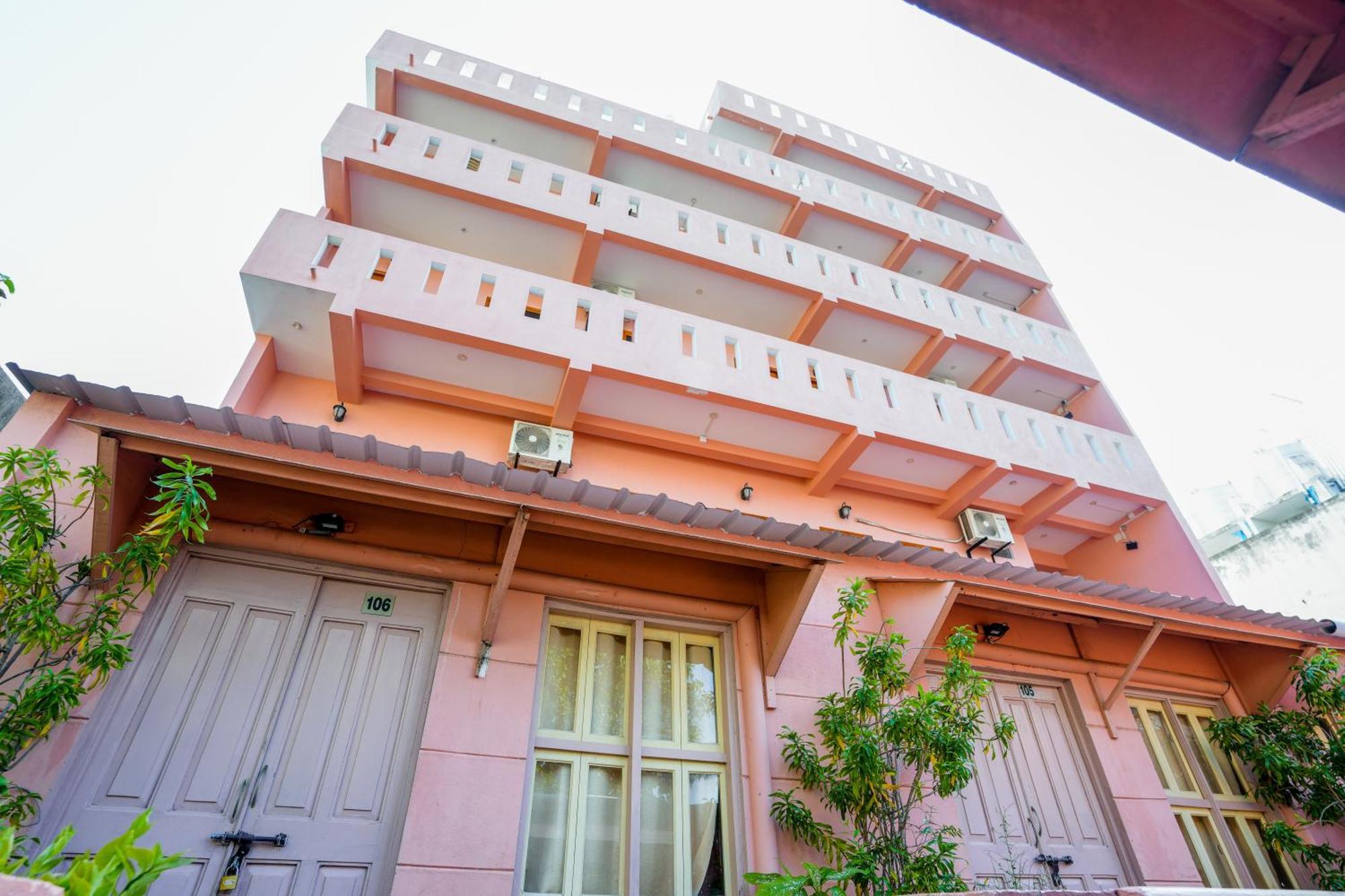 French Villa بونديتْشيري المظهر الخارجي الصورة