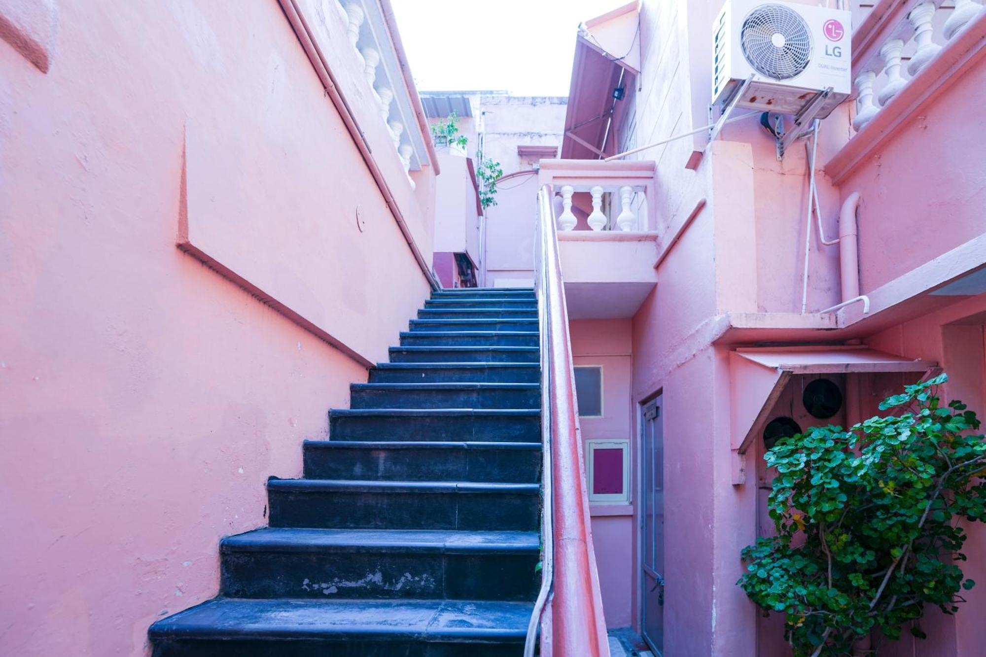 French Villa بونديتْشيري المظهر الخارجي الصورة