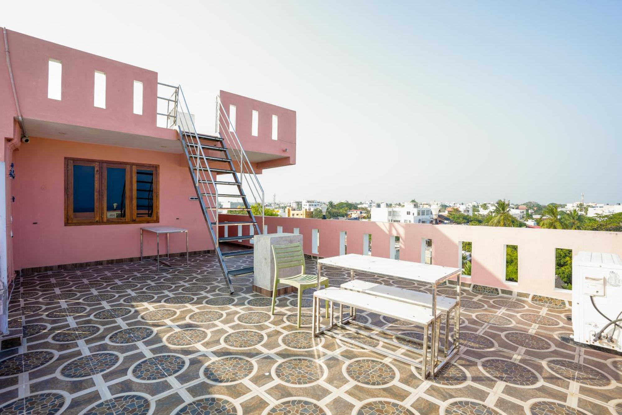 French Villa بونديتْشيري المظهر الخارجي الصورة
