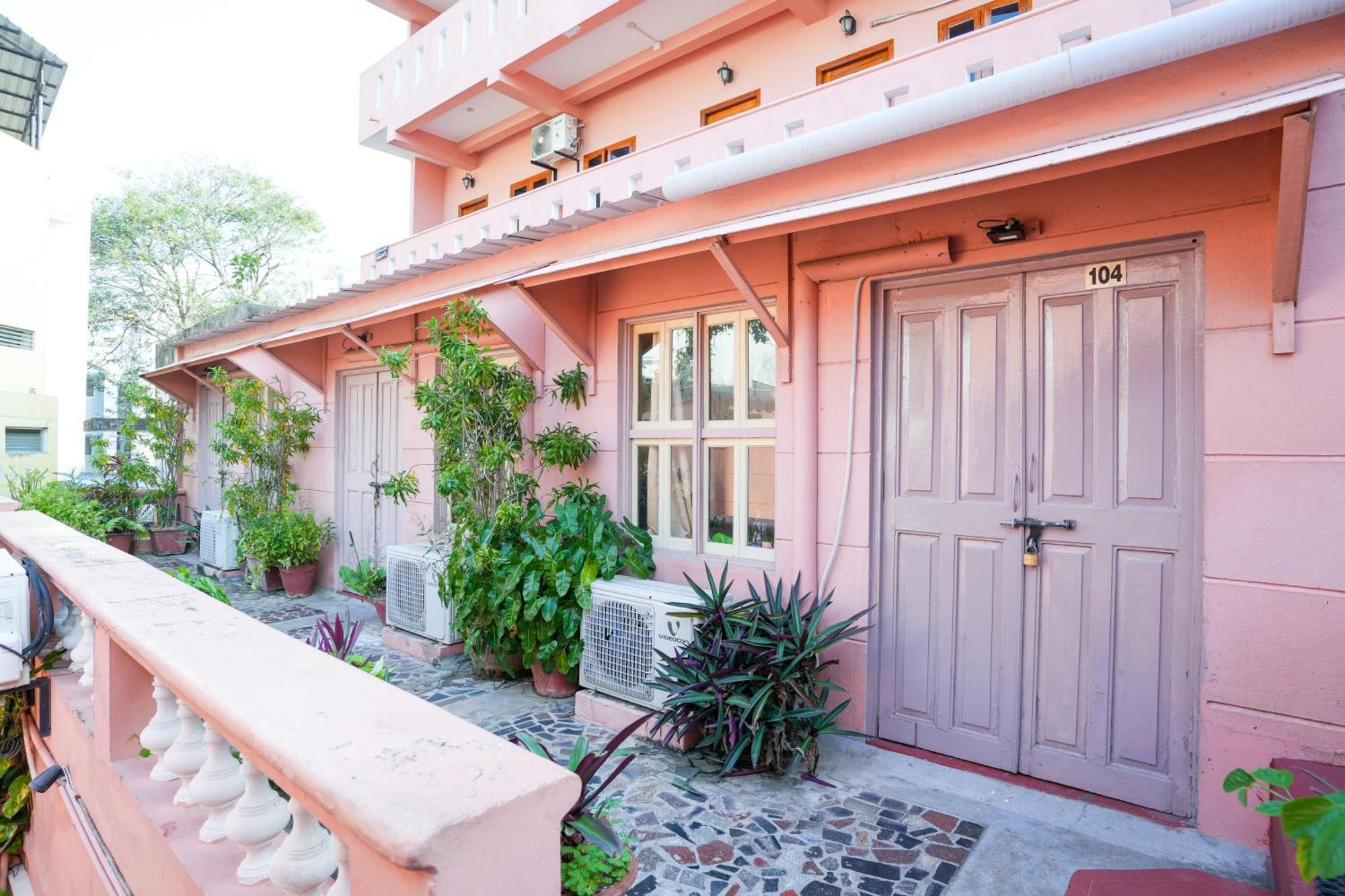 French Villa بونديتْشيري المظهر الخارجي الصورة